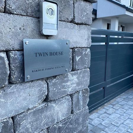 贾尔Twin House公寓 外观 照片